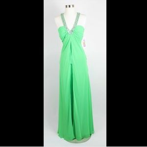 HAILEY LOGAN Adrianna Papell Green formal dress